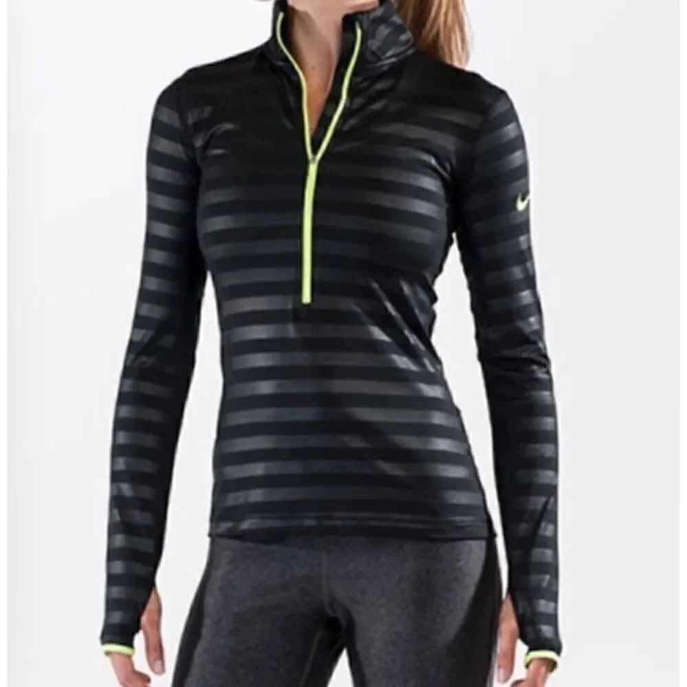 Nike Woman Pro Hyperwarm Half Zip Drifit Pullover Sozr M